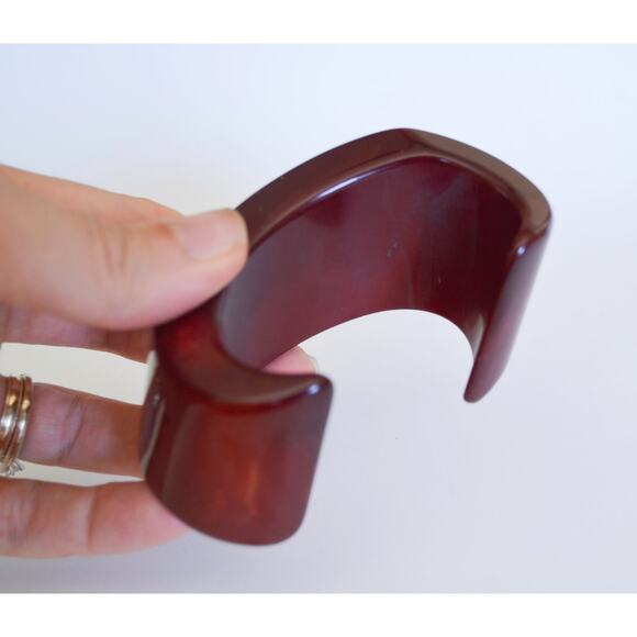 Lucite Vintage Plastic Asymmetrical Cuff Bangle Bracelet - Picture 5 of 6